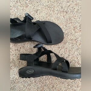 Like new classic black chacos